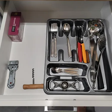 Urban Pulse Apartment, With Free Parking דירה