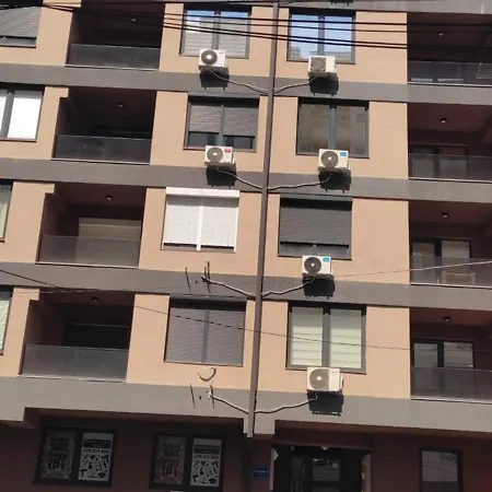 Urban Pulse Apartment, With Free Parking סקופיה