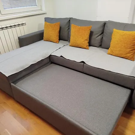 Urban Pulse Apartment, With Free Parking סקופיה