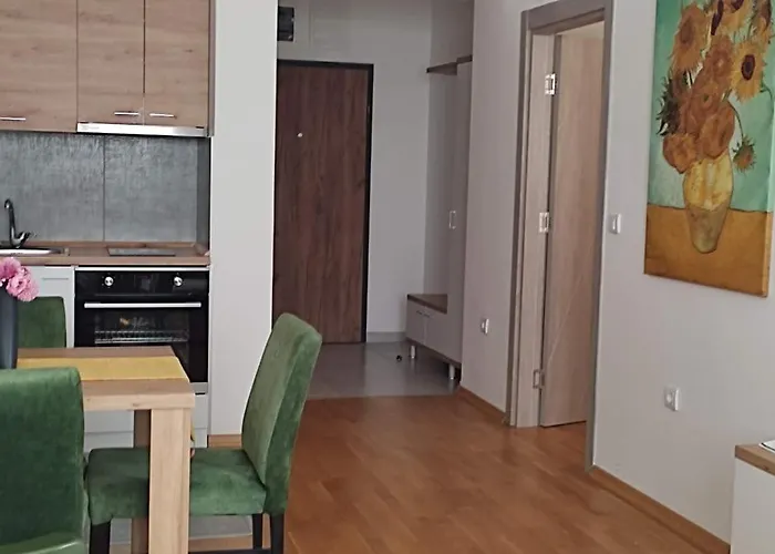 Urban Pulse Apartment, With Free Parking Appartement